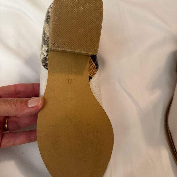 Trendy Ankle Booties in White with multicolor heel design - Picture 7 of 12